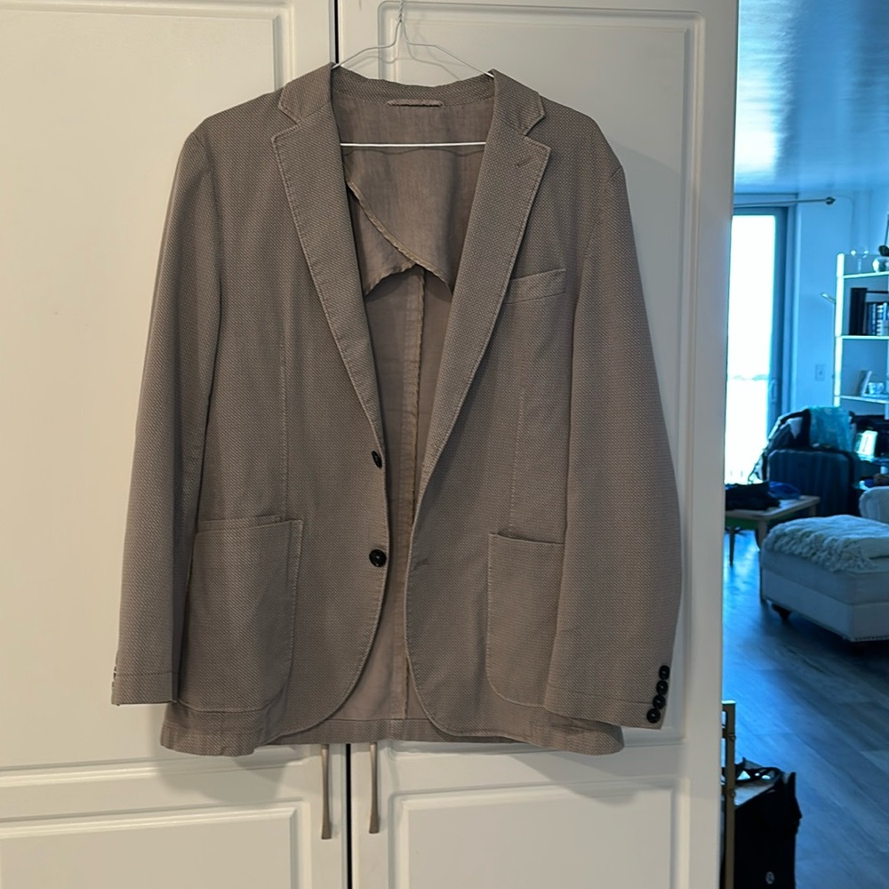 Men’s suit jacket or blazer